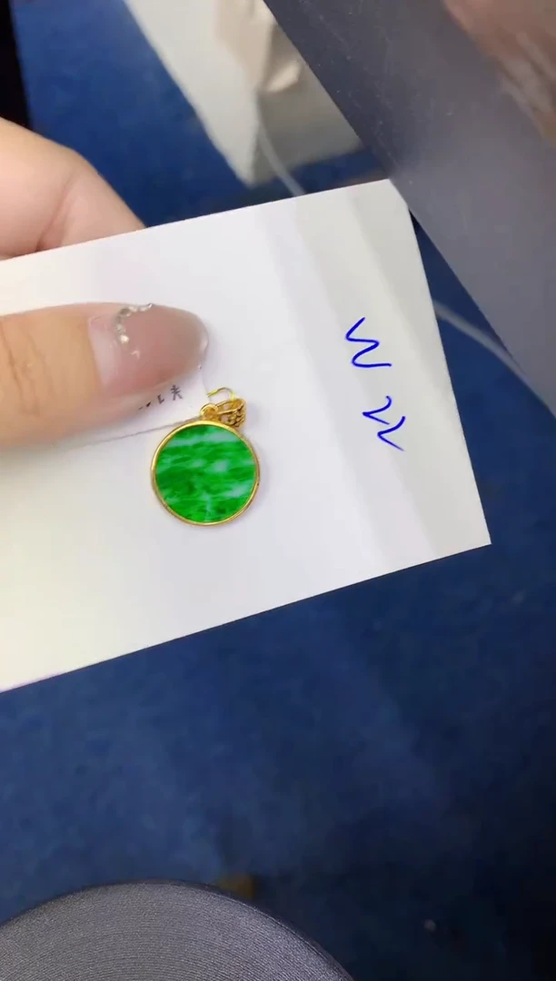 颈饰未镶嵌翡翠缅甸天然翡翠A货