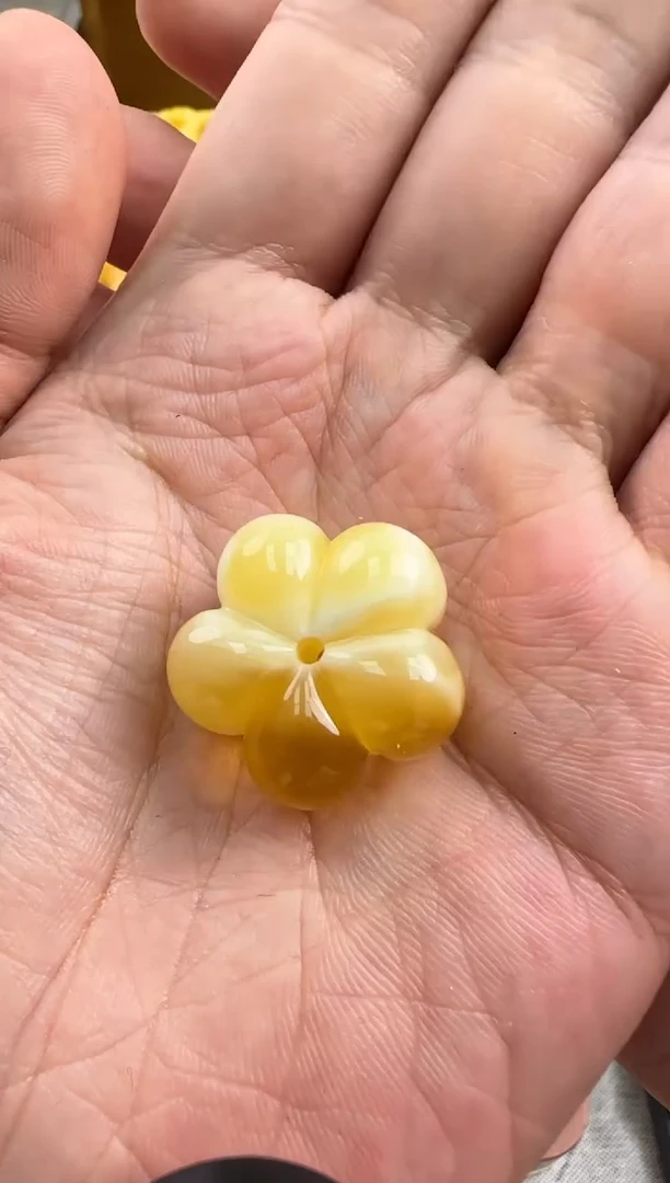 蜜蜡未镶嵌珠宝奇石特价