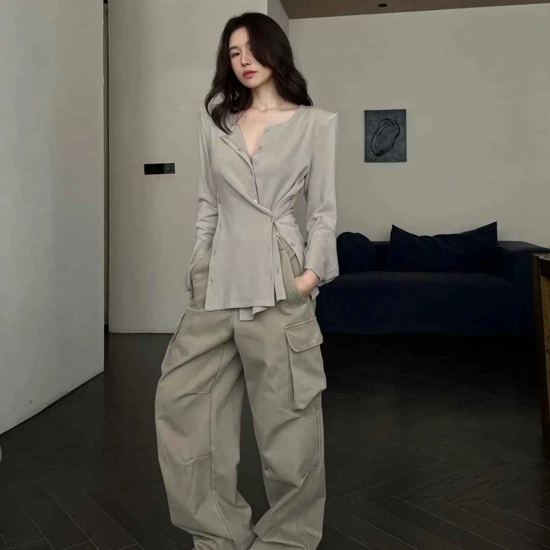 2024秋冬新款设计感修身长袖T恤女v领不规则打底衫显瘦内搭女上衣