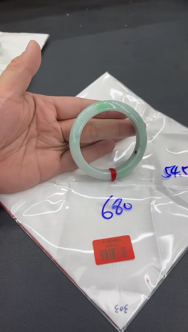 未镶嵌手镯翡翠翡翠手镯