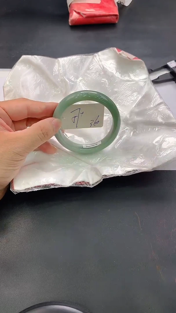 翡翠手镯未镶嵌157
