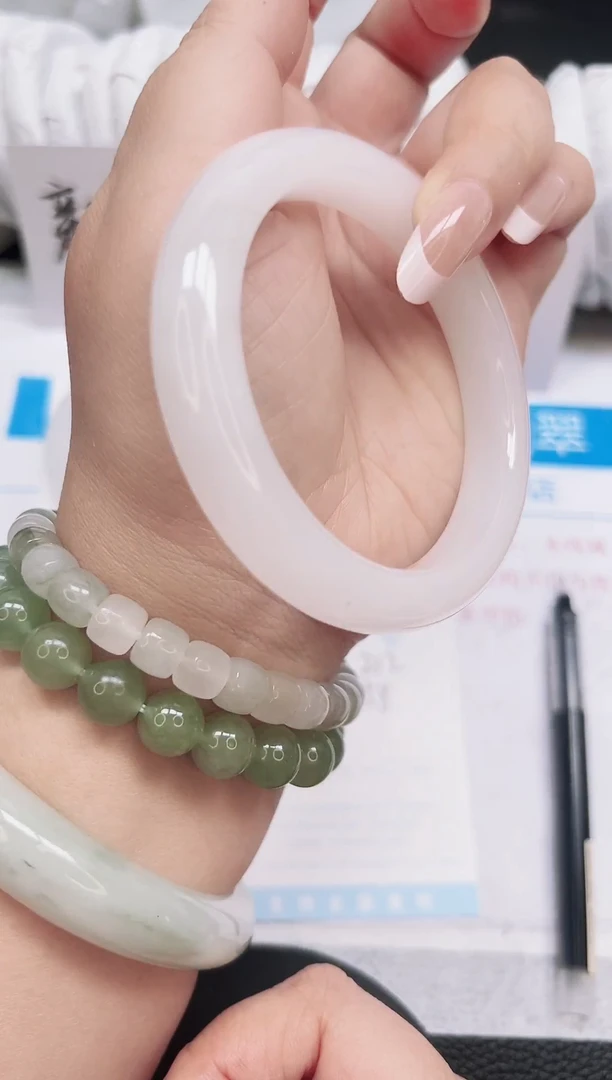 未镶嵌手镯石英质玉212-58
