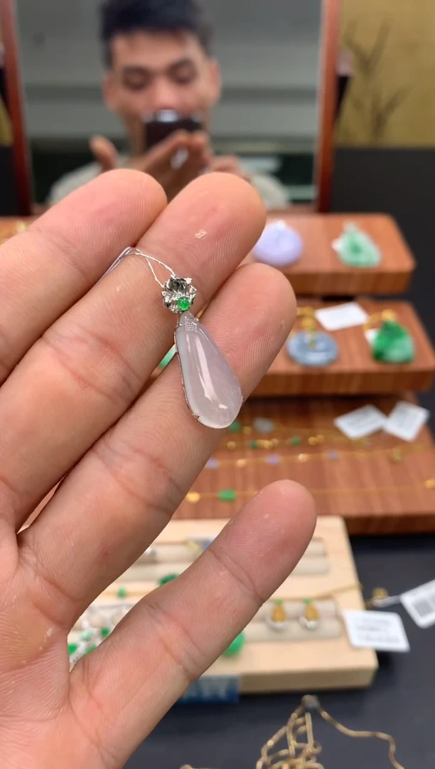 吊坠(不含链)18K金镶嵌翡翠福瓜