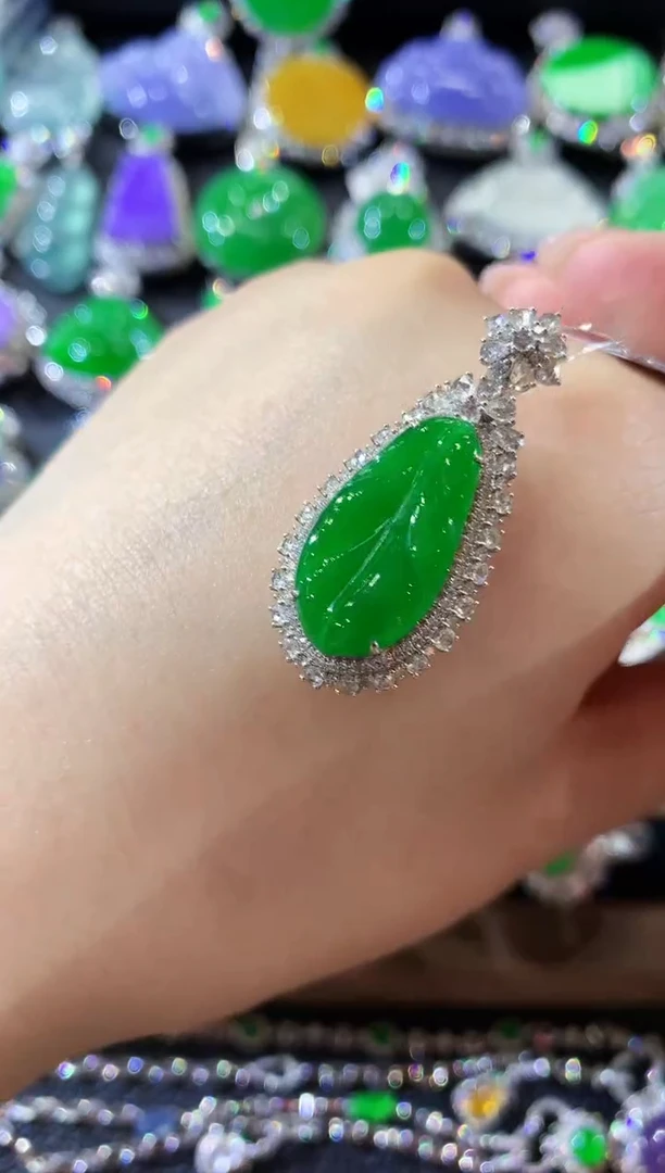 吊坠(不含链)18K金镶嵌翡翠C10