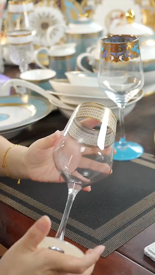 瓷片高脚红酒杯1个