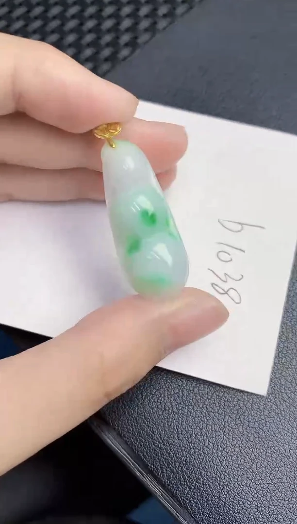 翡翠未镶嵌颈饰天然翡翠緬甸A貨