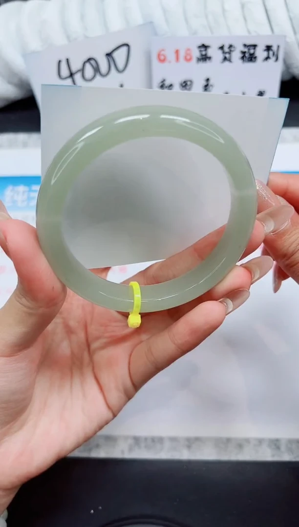 石英质玉手镯未镶嵌D180-63.2