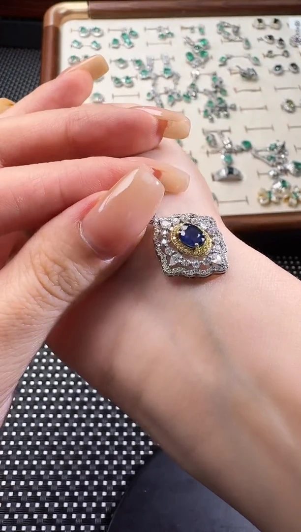 颈饰蓝宝石未镶嵌1104085