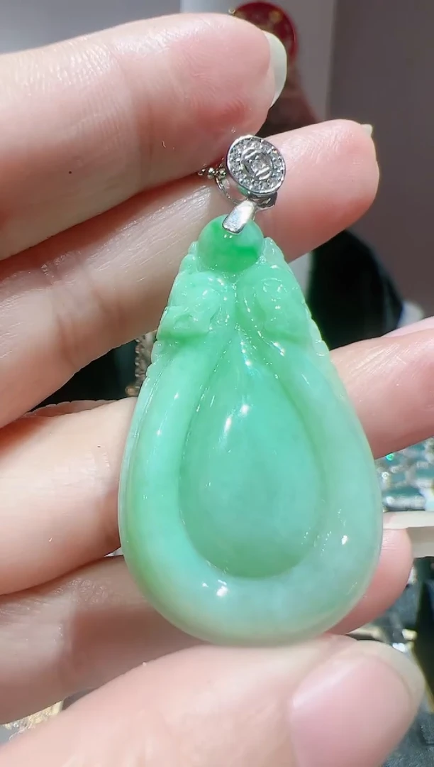 【闪购商品】翡翠颈饰未镶嵌202521064