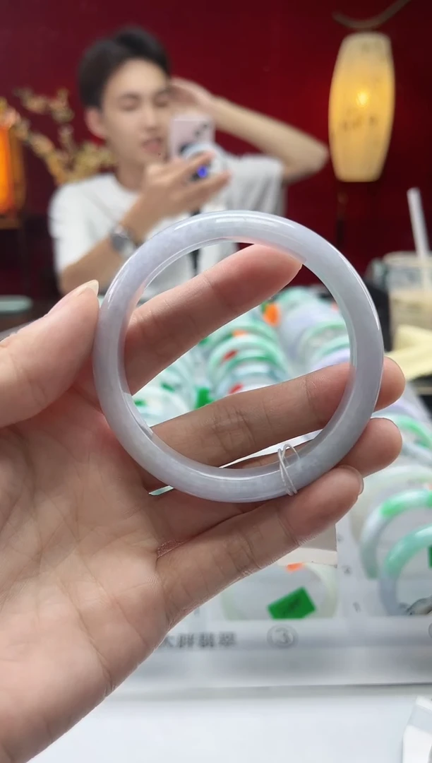 翡翠手镯未镶嵌翡翠1
