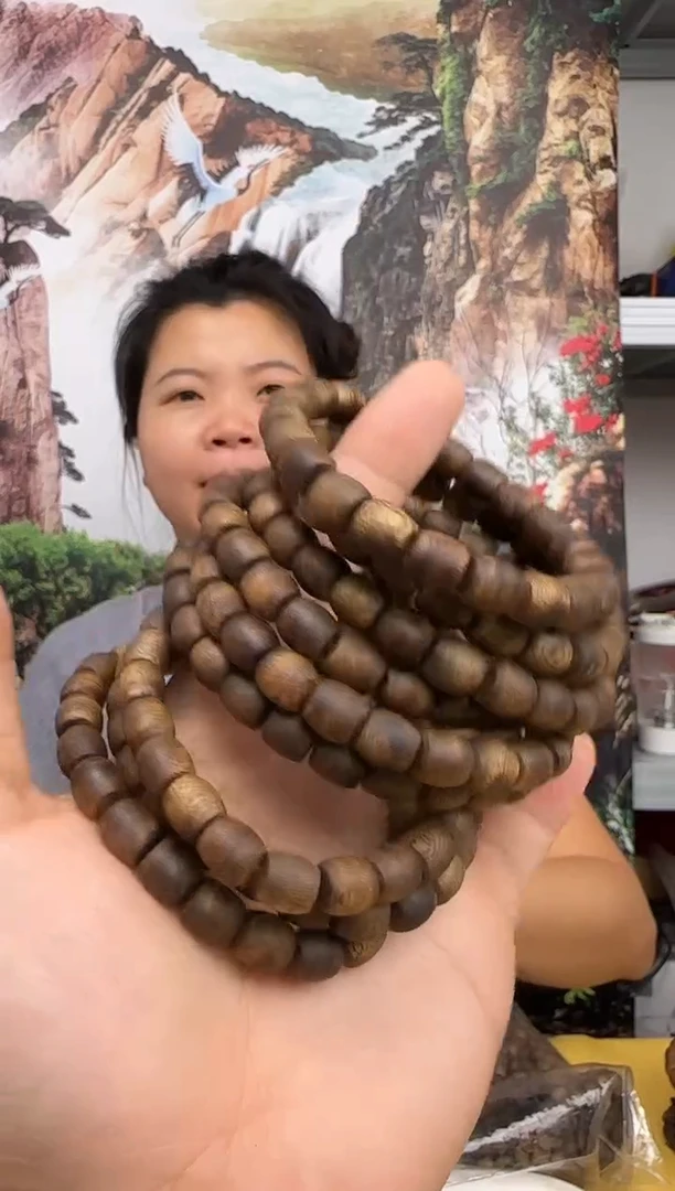 沉香沉香碎屑+罐+G8奇楠白奇虫漏单鼓卡8宠粉多样性发一