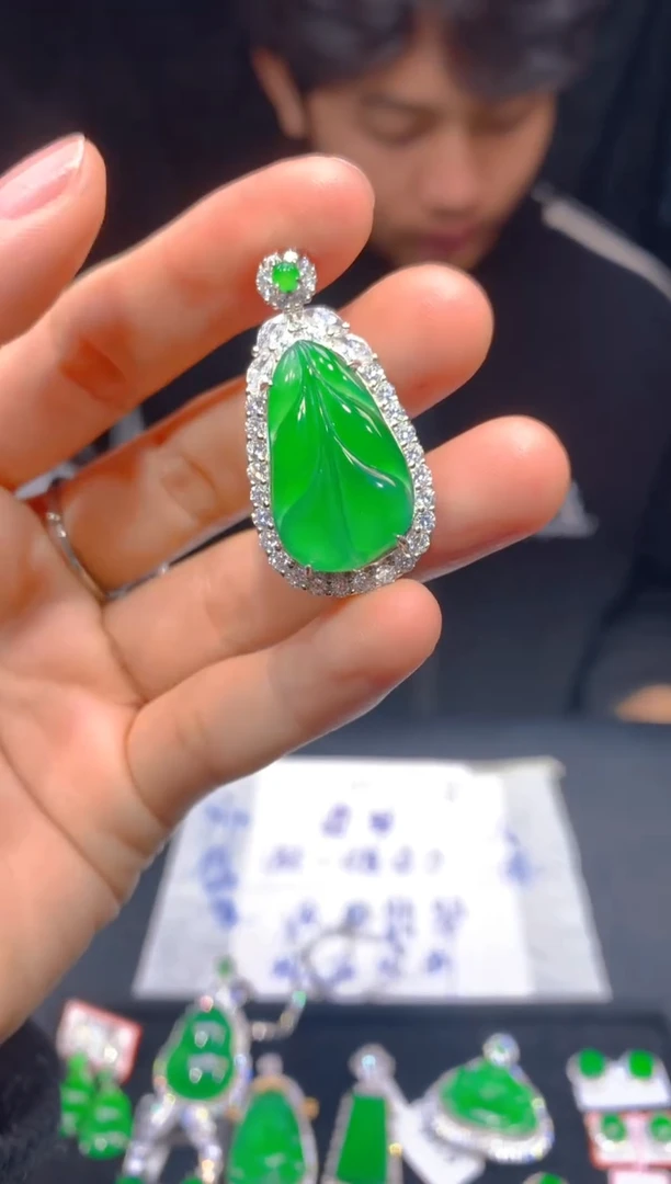 【闪购商品】定制翡翠未镶嵌99多样性发货（发其一）