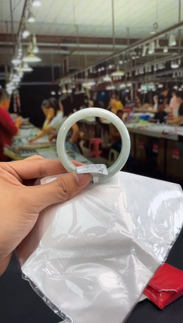 未镶嵌手镯翡翠9