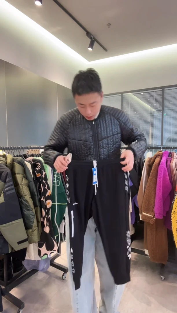 DN8029M  阿迪达斯