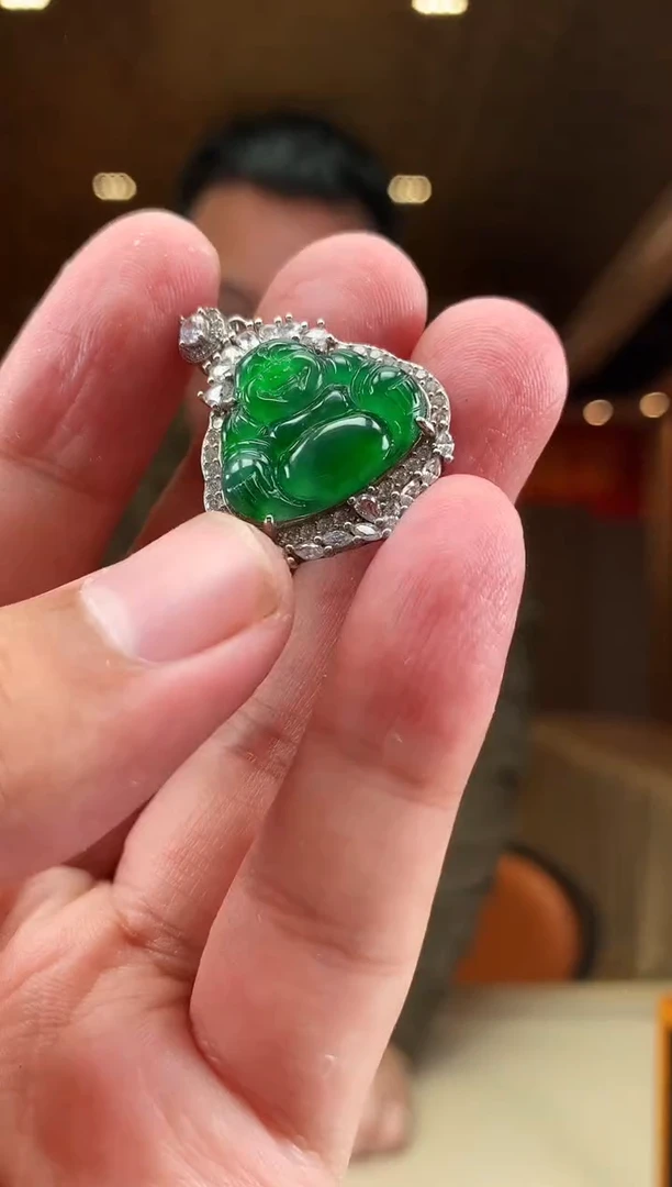 【闪购商品】翡翠颈饰未镶嵌             *103