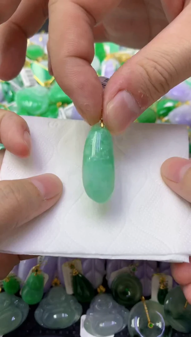 颈饰未镶嵌翡翠天然缅甸翡翠A货