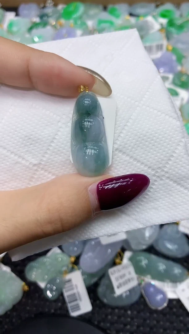 翡翠18K金镶嵌颈饰111111111111