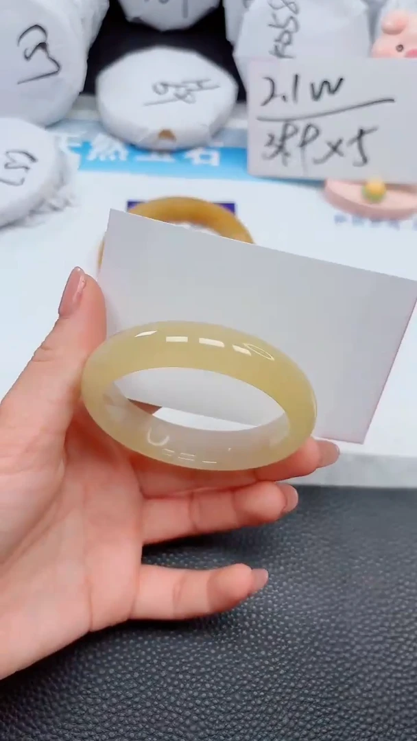 【闪购商品】石英质玉手镯未镶嵌296