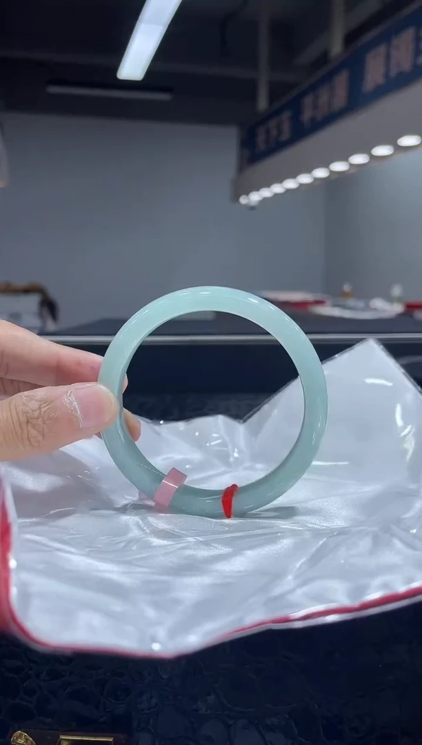 未镶嵌手镯翡翠25