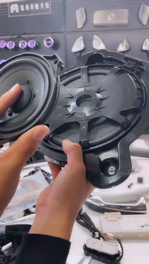 奔驰新款C E GLC柏林低音＋柏林中置喇叭