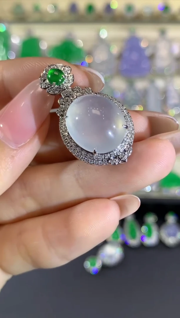 吊坠(不含链)18K金镶嵌翡翠31-蛋面