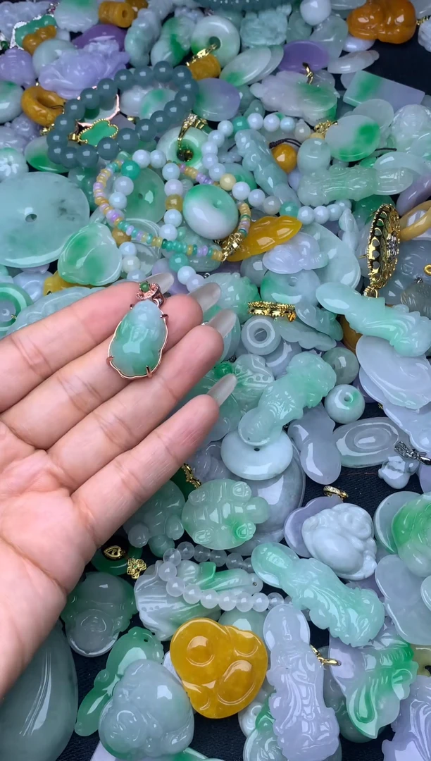 翡翠未镶嵌颈饰天然缅甸翡翠吊坠