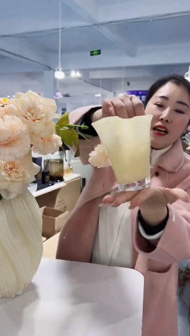 【闪购商品】玻璃DD-奶油小烛台