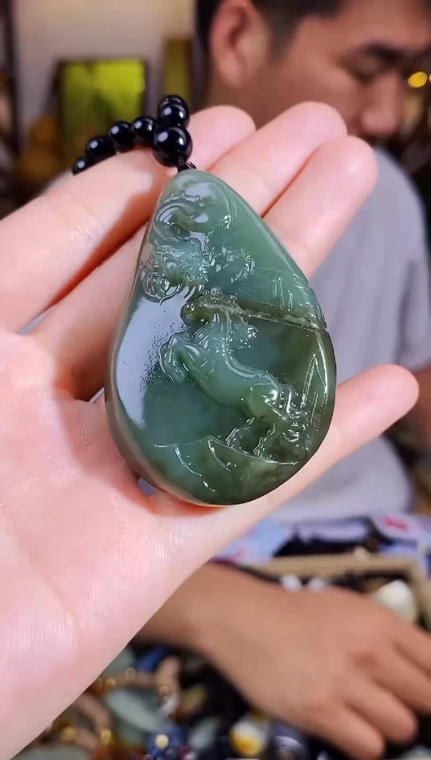 和田玉未镶嵌颈饰1