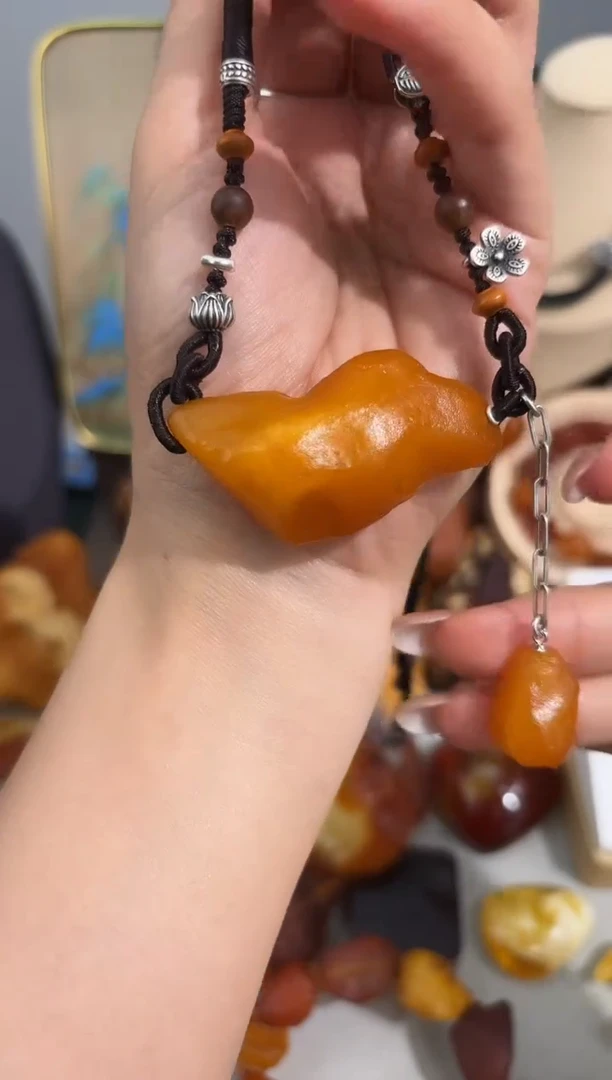 未镶嵌琥珀裸石琥珀