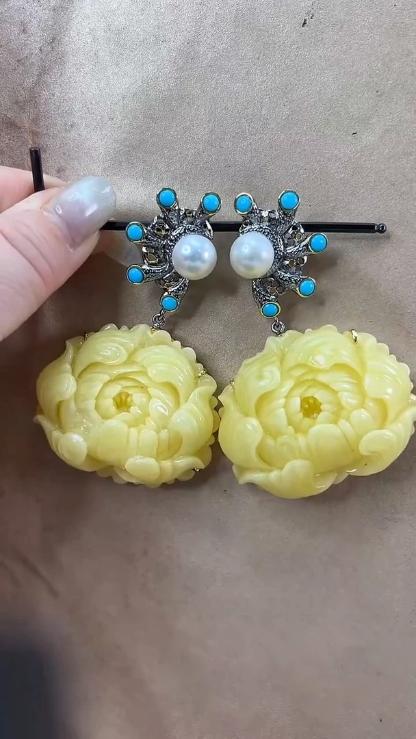 琥珀颈饰未镶嵌耳环