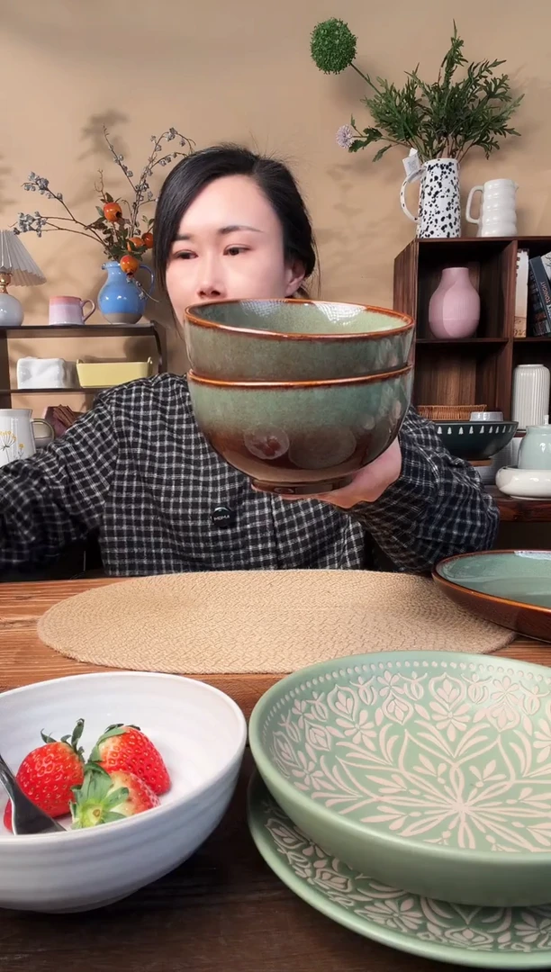 5.5英寸窑变绿碗2只微瑕