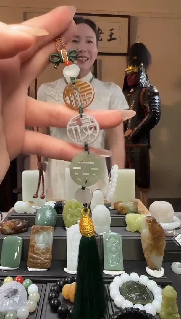 【闪购商品】和田玉车挂未镶嵌福禄寿