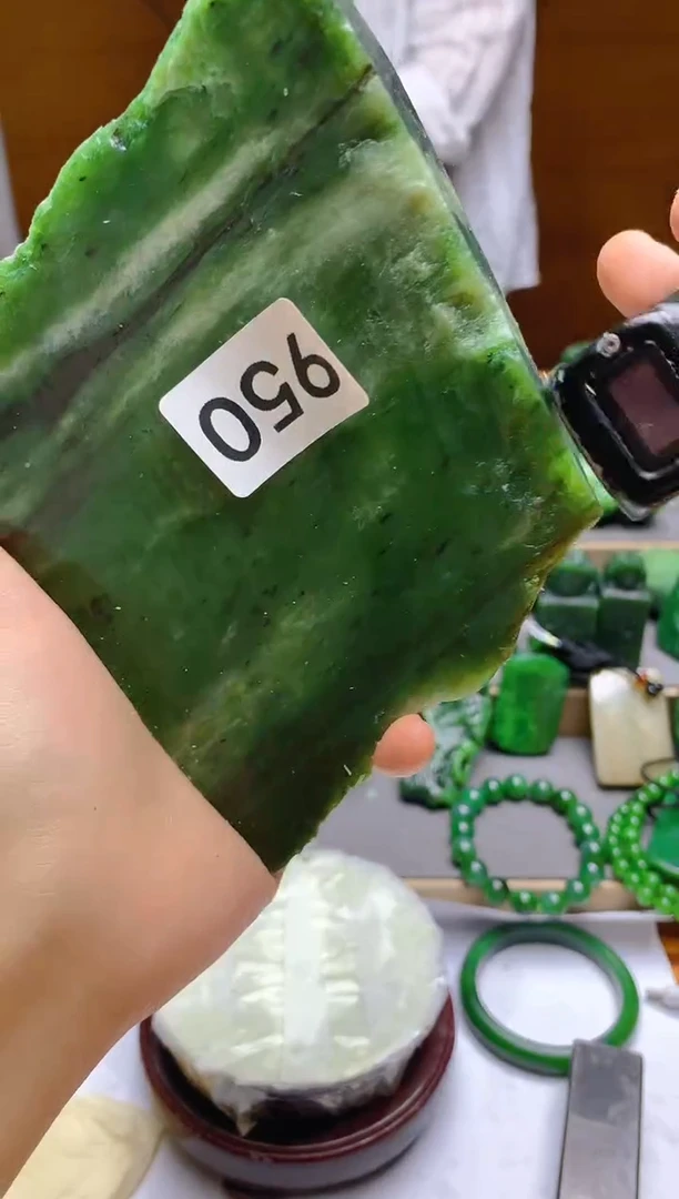 和田玉（碧玉）未镶嵌珠宝半成品1