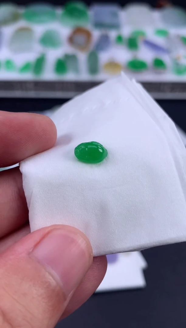 未镶嵌定制翡翠糖*兜翡翠
