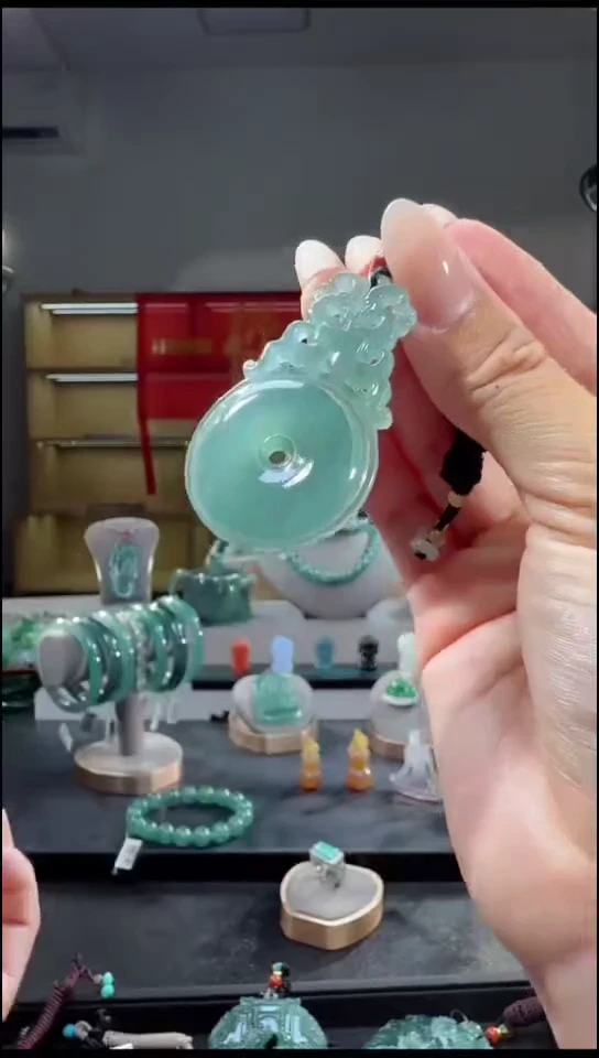 吊坠(不含链)未镶嵌翡翠平安扣