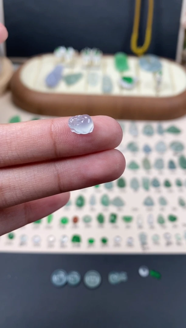 【闪购商品】翡翠颈饰未镶嵌翡翠冰种裸石