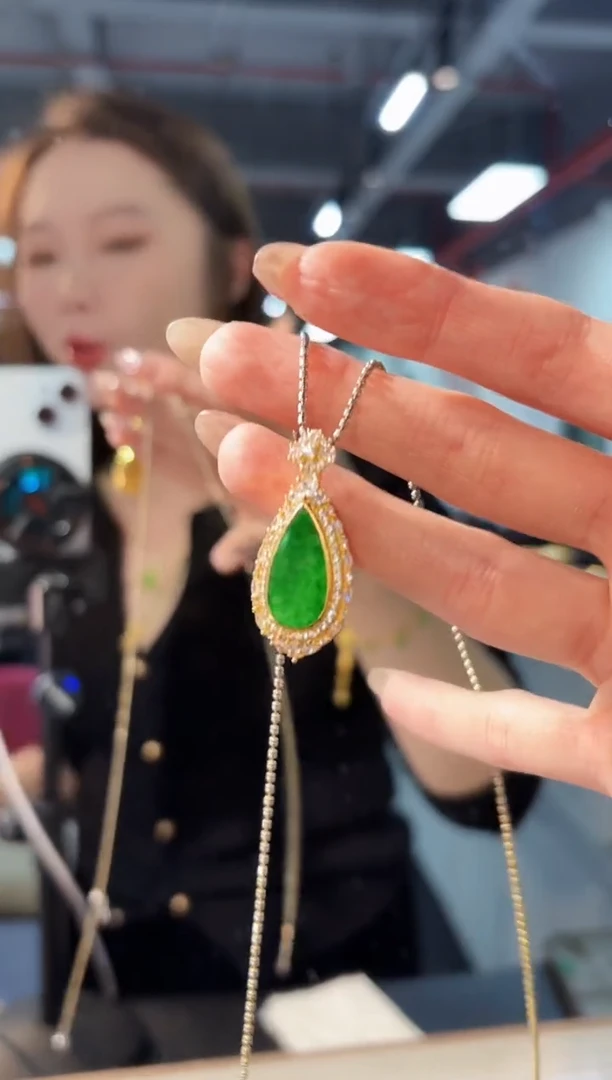 【闪购商品】翡翠吊坠(不含链)未镶嵌缅料A货/支持复检/一件