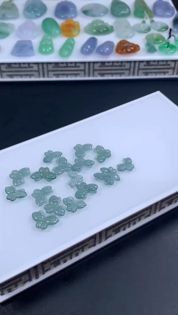 【闪购商品】定制翡翠未镶嵌多样性发一对耳饰