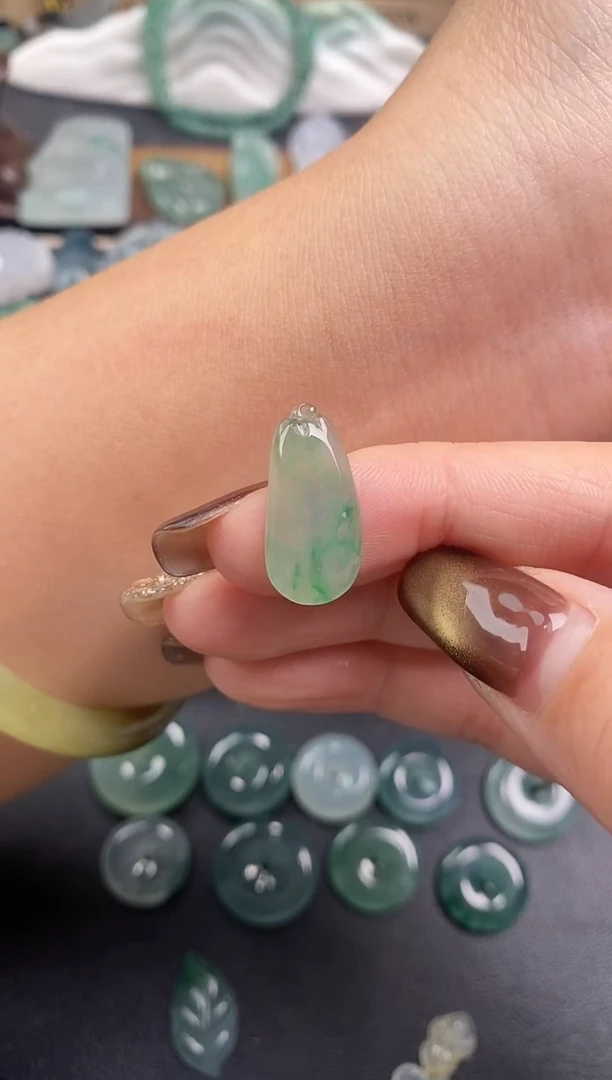 颈饰未镶嵌翡翠福豆