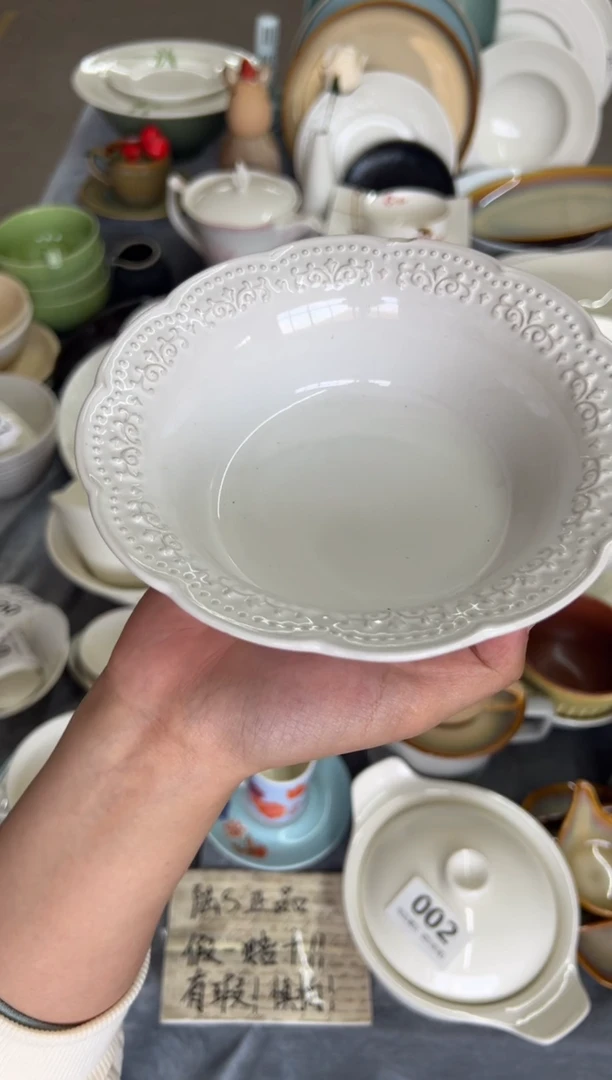 新骨瓷008现场 暖白 灰调花边 6,25寸 浮雕 碗