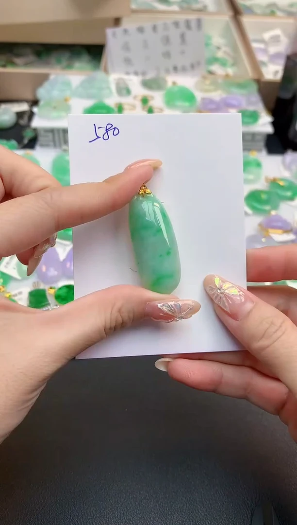 颈饰18K金镶嵌翡翠天然缅甸A货翡翠