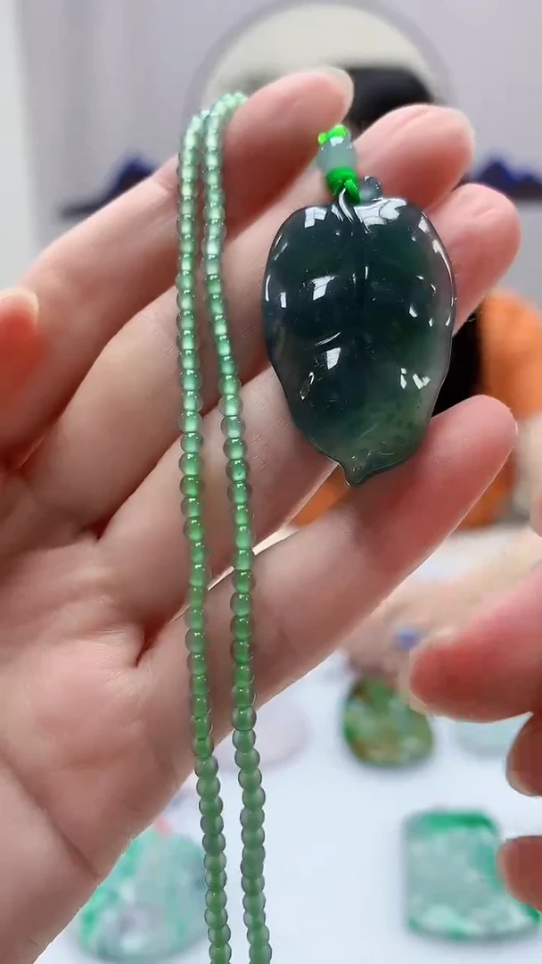 定制翡翠未镶嵌4852zm-毛货赠珠链叶子44