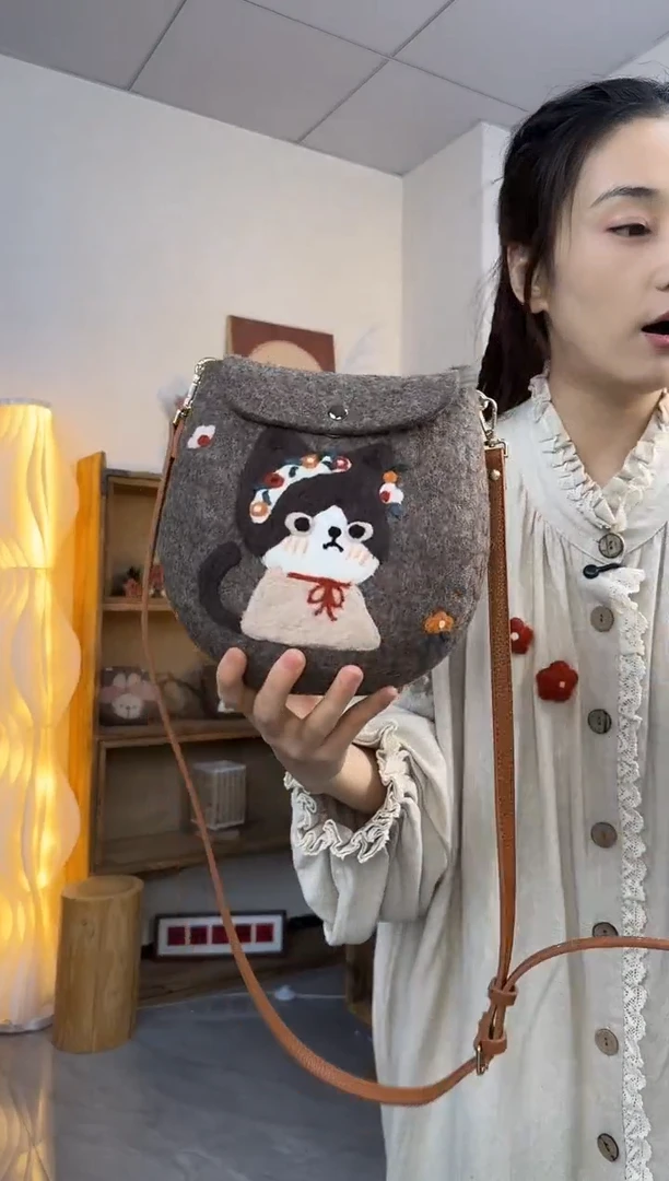 羊毛非遗纯手工包  蛋蛋包花环猫咪