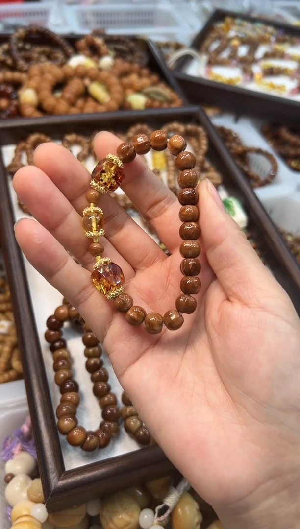 琥珀吊坠(赠链)未镶嵌库克卡8mm左右鲨鱼背【特级精挑料】【多样发1】