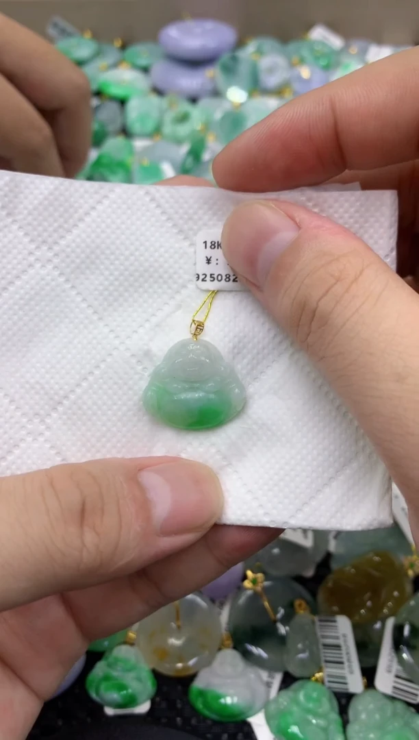颈饰18K金镶嵌翡翠天然缅甸翡翠A货