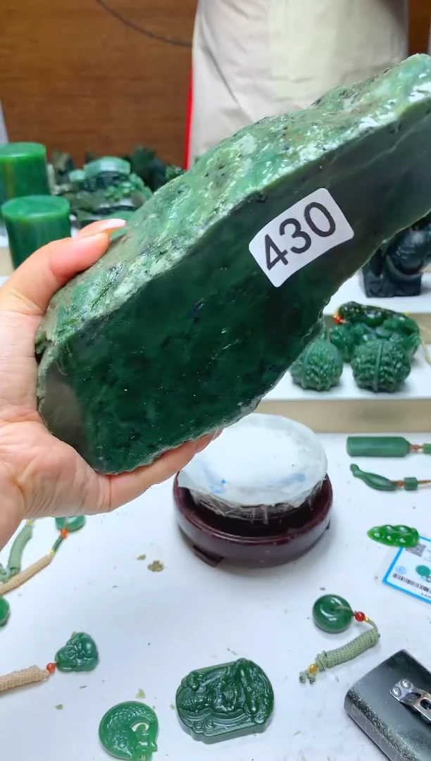 未镶嵌和田玉摆件1