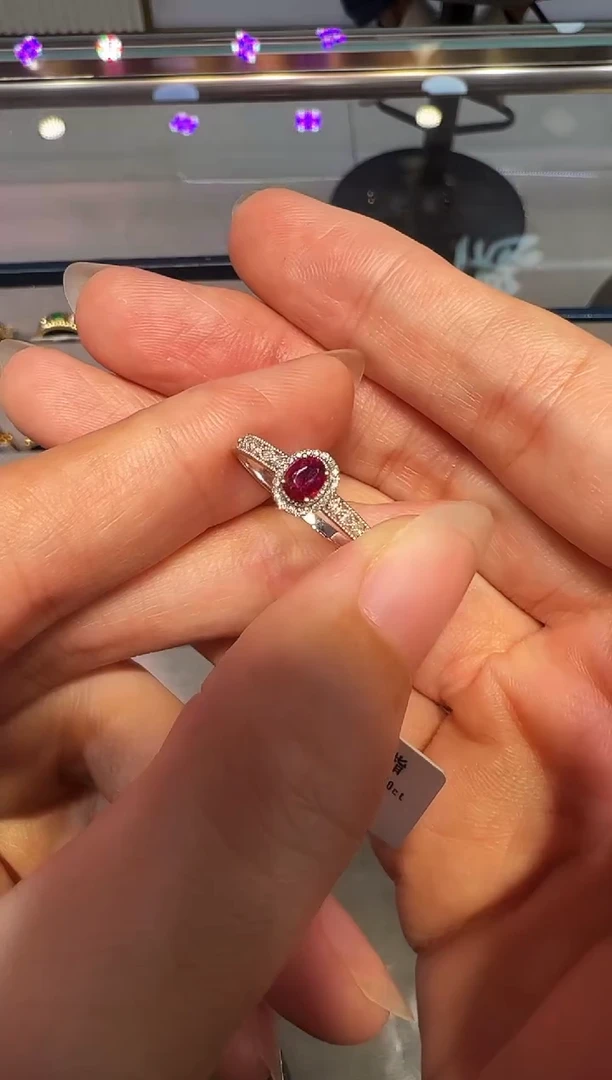 18K金镶嵌戒指红宝石0.25ct