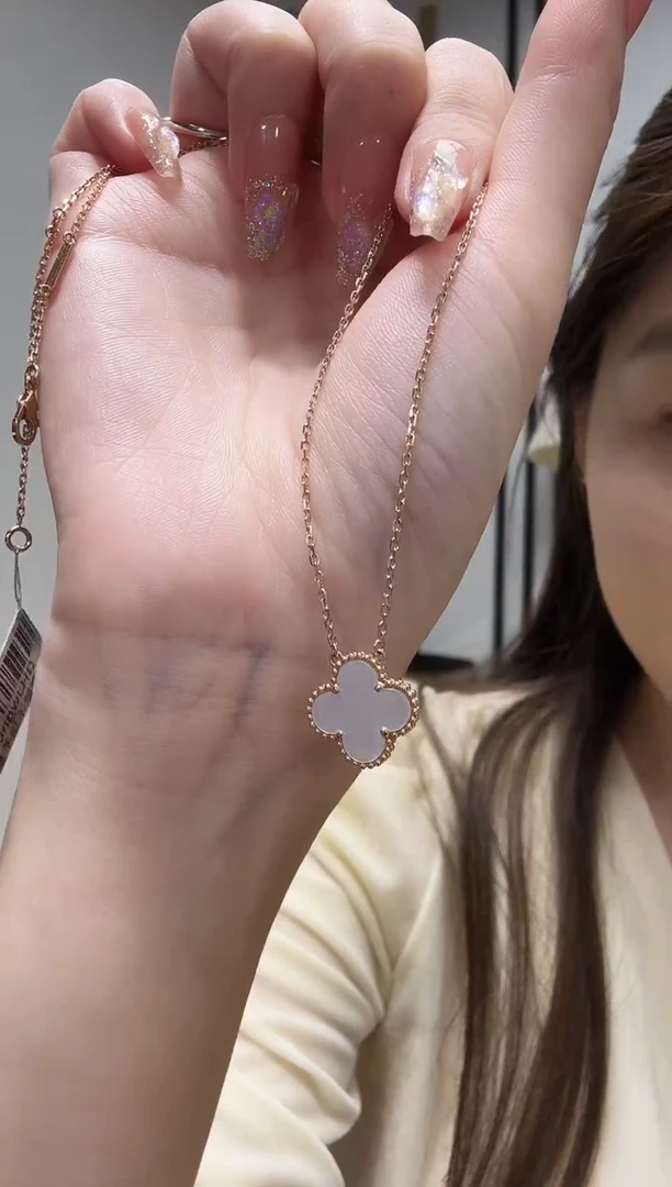 18K金镶嵌贝壳（贝母）项链白色单花项链GHJ