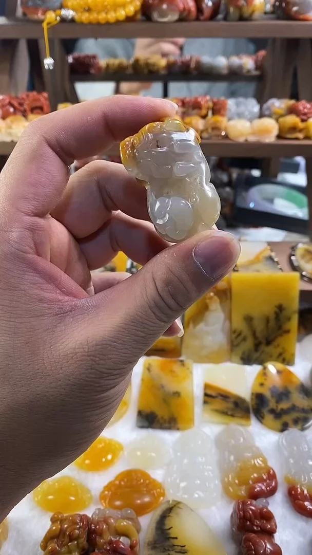 未镶嵌石英质玉挂件石英质玉貔貅挂件微瑕