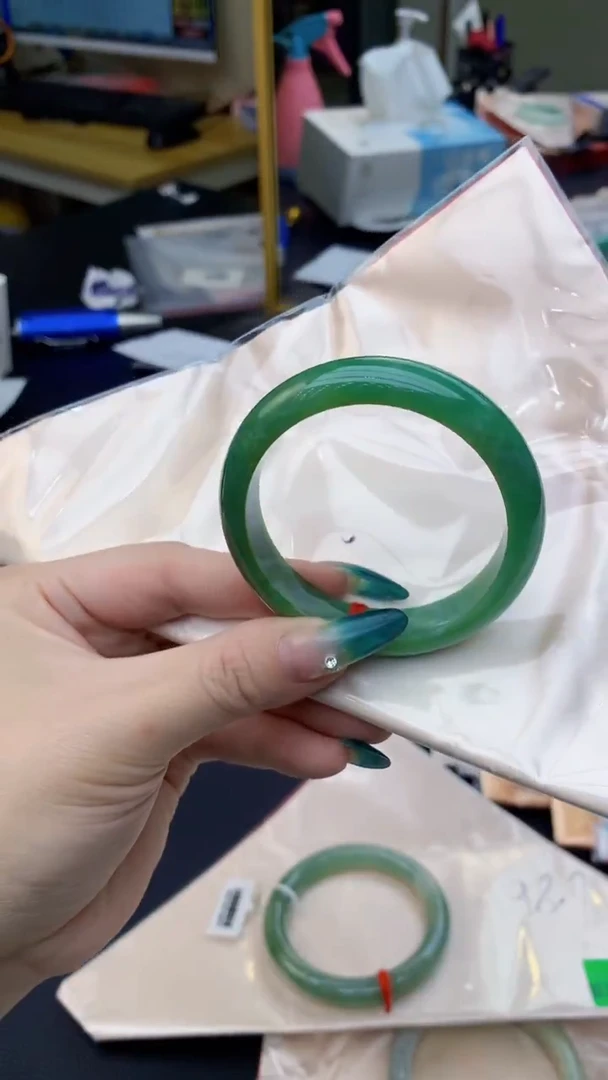 【闪购商品】翡翠手镯未镶嵌0632481345